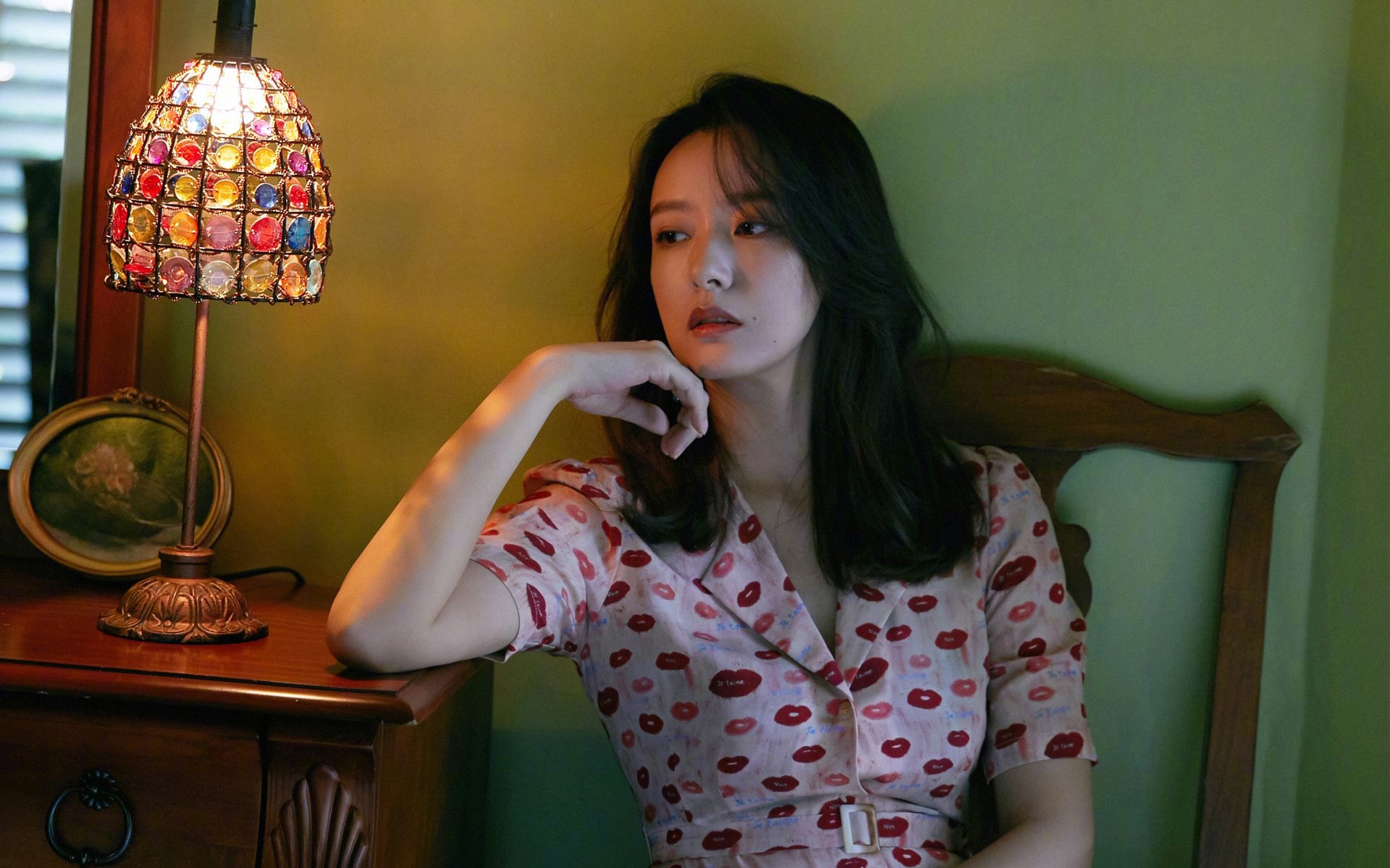 西甲大战：巴萨主场0-2不敌塞维利亚，争冠局势扑朔迷离，西甲巴萨比赛回放