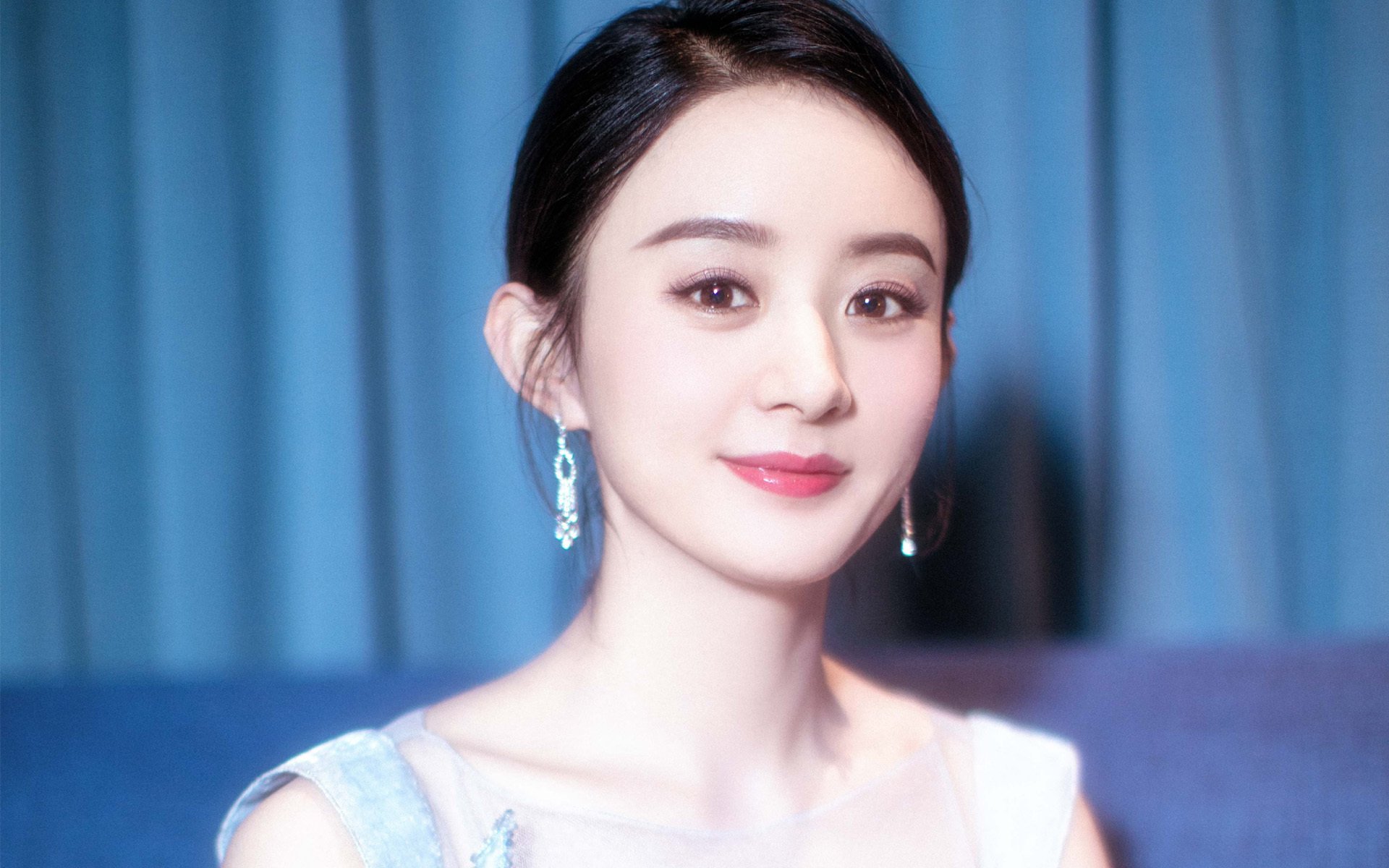 足球媒体环境缺乏深度分析体系,足球媒介